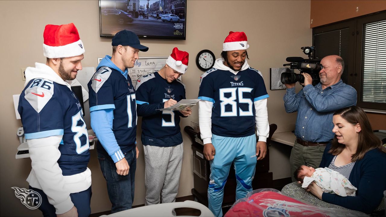 Titans Spread Christmas Cheer at Saint Thomas Midtown Hospital