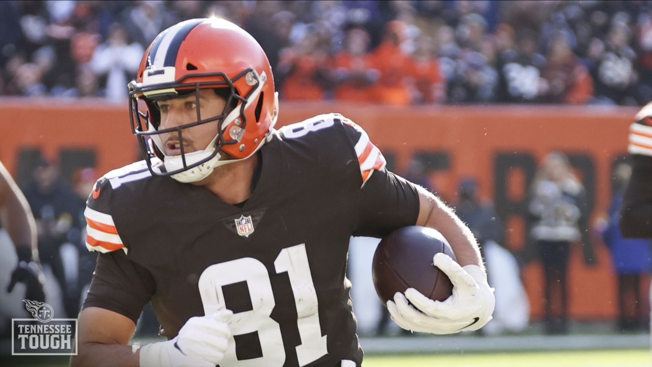 Browns release tight end Austin Hooper