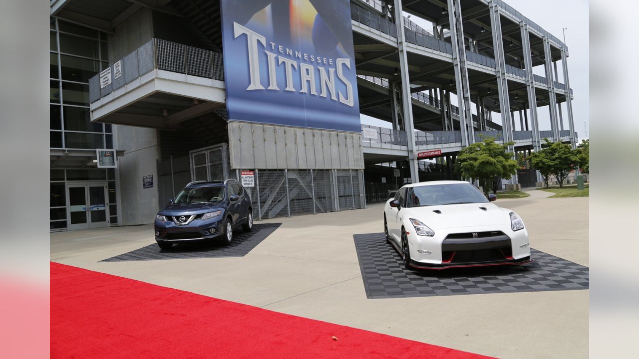 Nissan's naming rights to Titans stadium wouldn't automatically