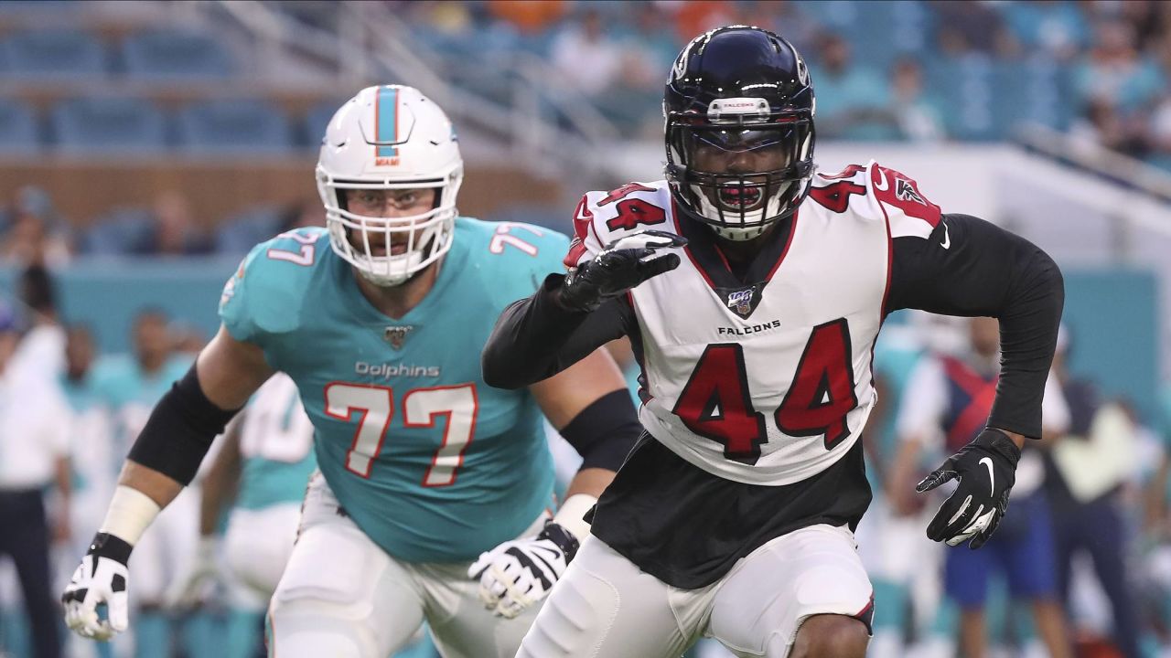 Titans Agree to Terms with Edge Rusher Vic Beasley