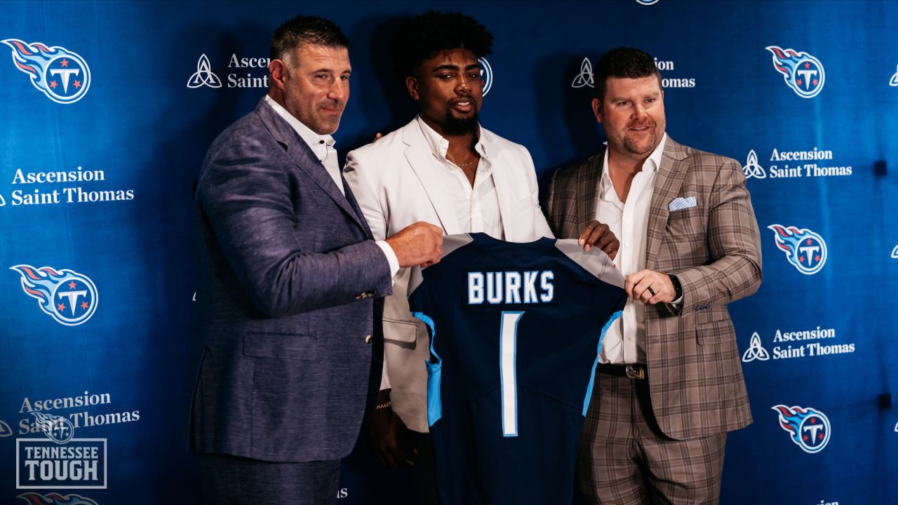 Wes on Broadway on X: Treylon Burks with the fresh #Titans jersey swap 