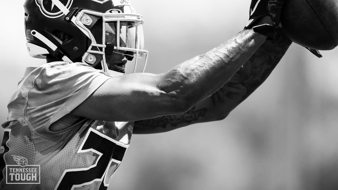 Tennessee Titans on X: First Look: @malikwillis in his #Titans uniform at  the @NFLPA Rookie Premiere. (