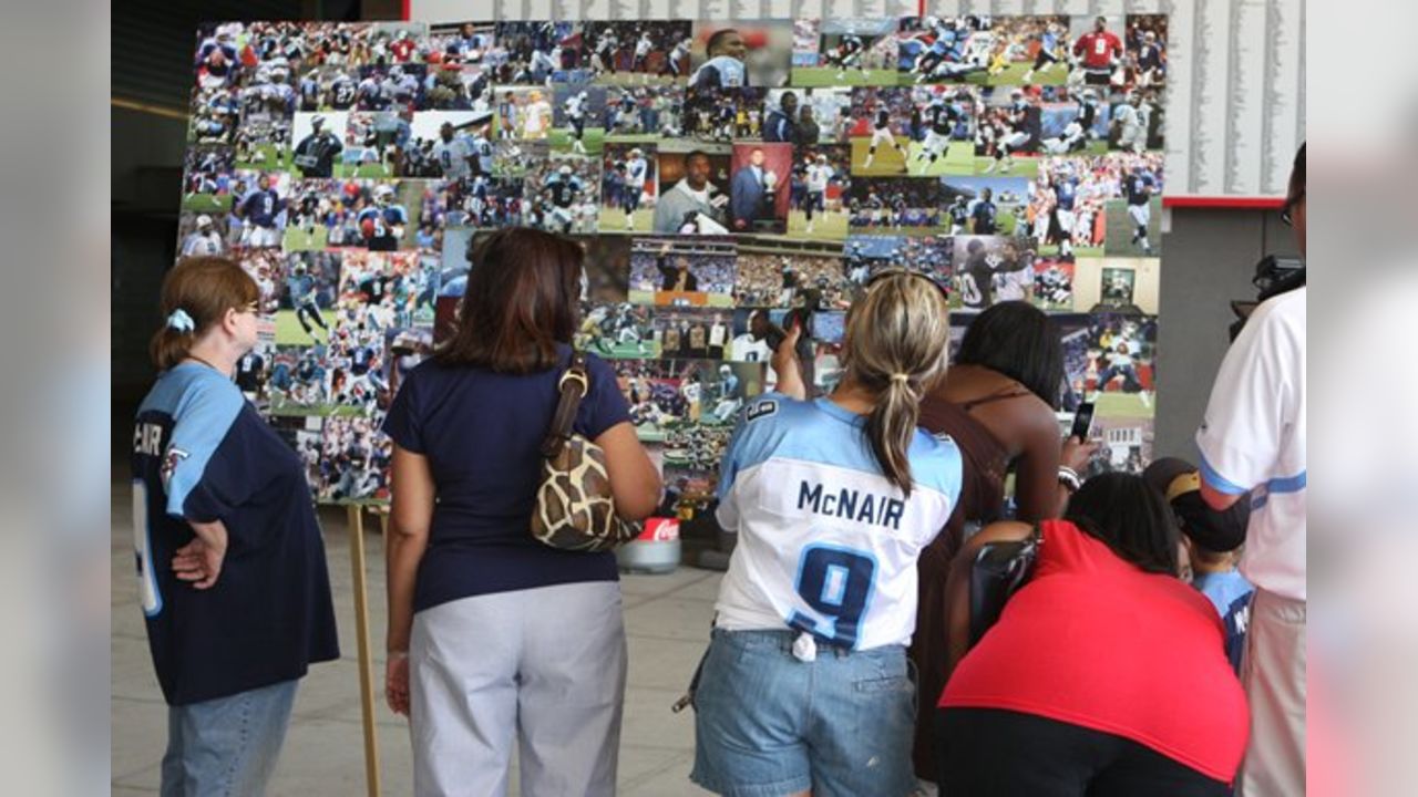 Titans Fans Pay Tribute to McNair at LP Field