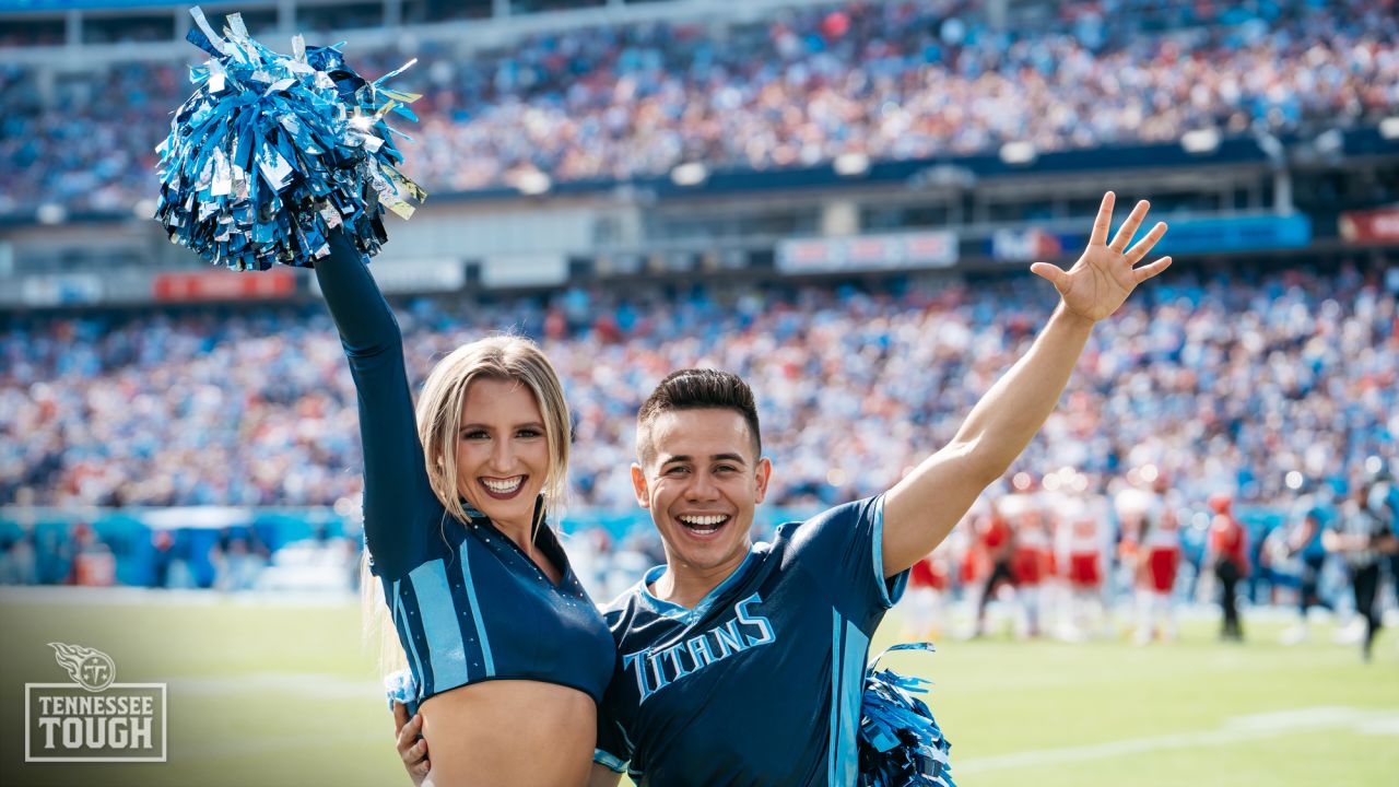 Tennessee Titans Cheerleaders & T-Rac - Titans vs Chiefs 11/10