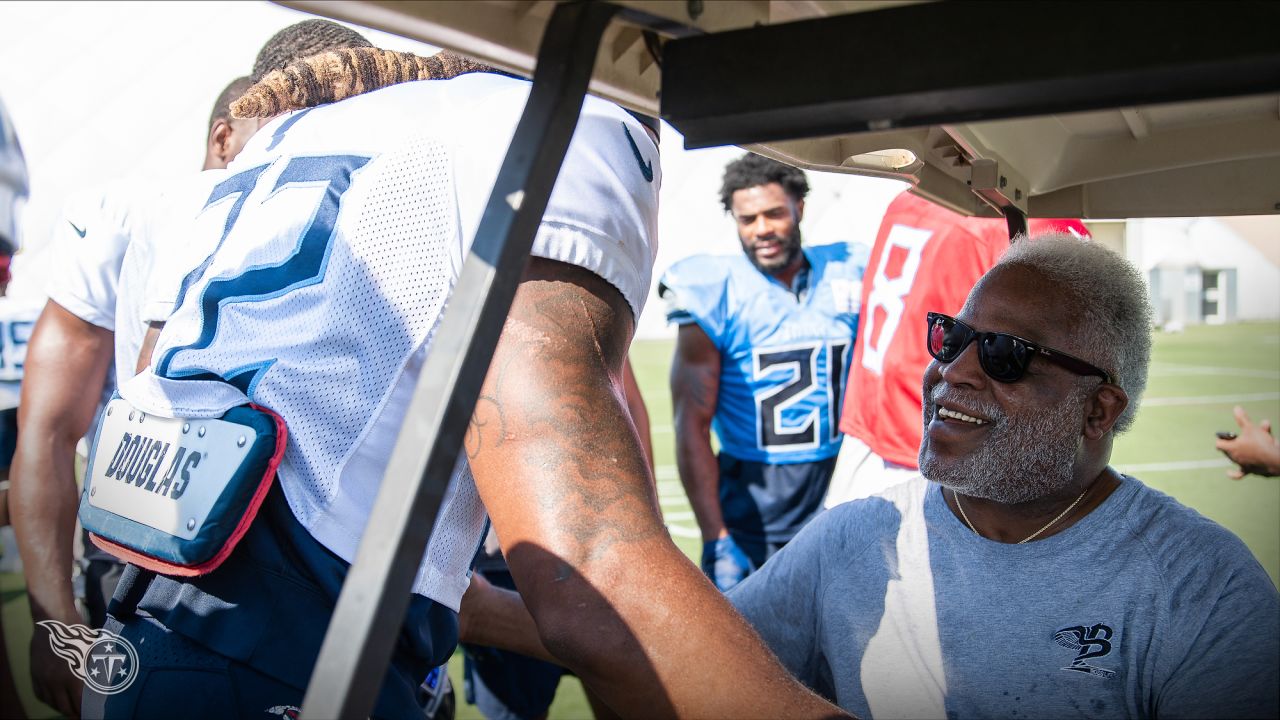 Derrick Henry surpasses Earl Campbell on Titans/Oilers all-time