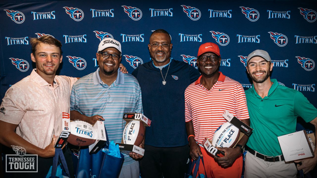 STM Photos  Tee Time with the Titans