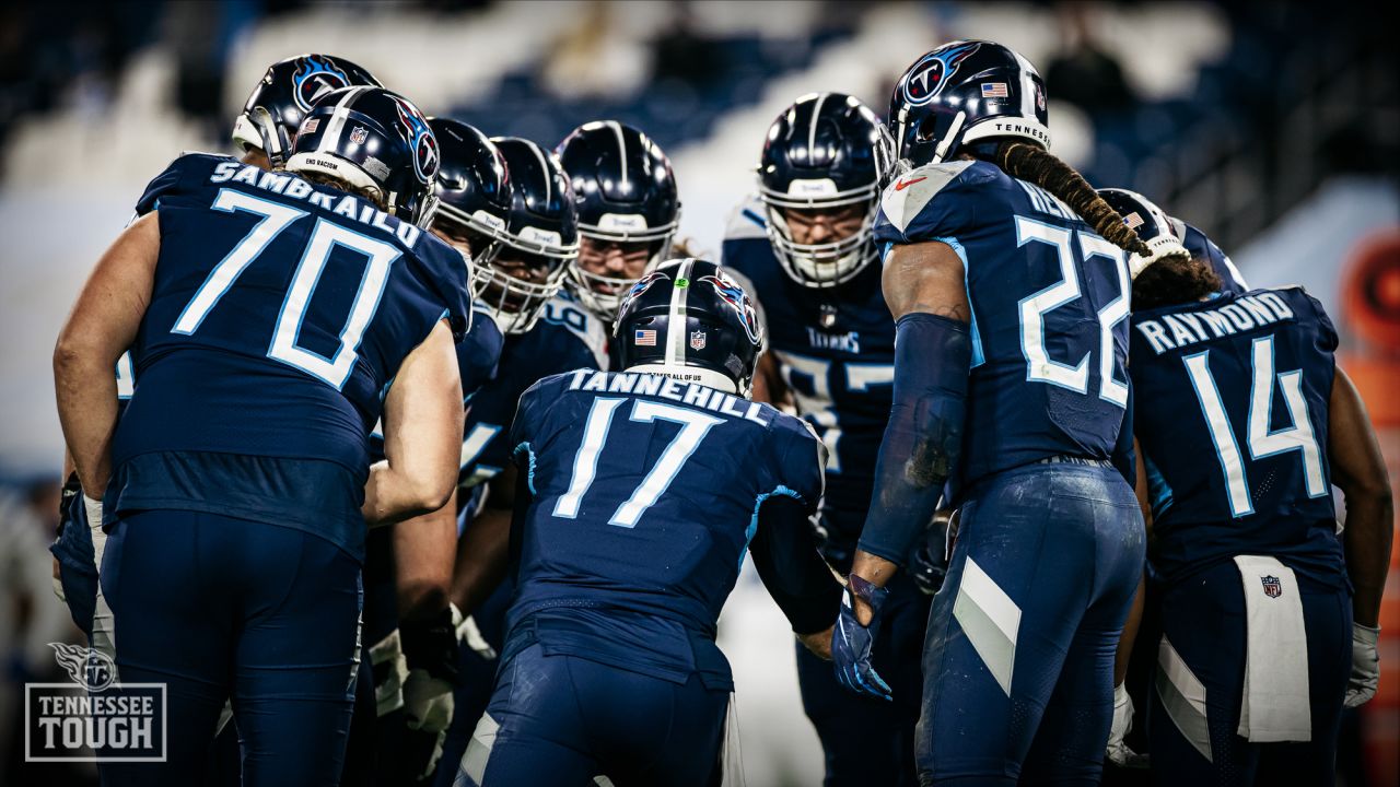 Tennessee Titans offensive tackle Ty Sambrailo (70) plays against the  Chicago Bears during an NFL football game Sunday, Aug. 29, 2021, in  Nashville, Tenn. (AP Photo/John Amis Stock Photo - Alamy