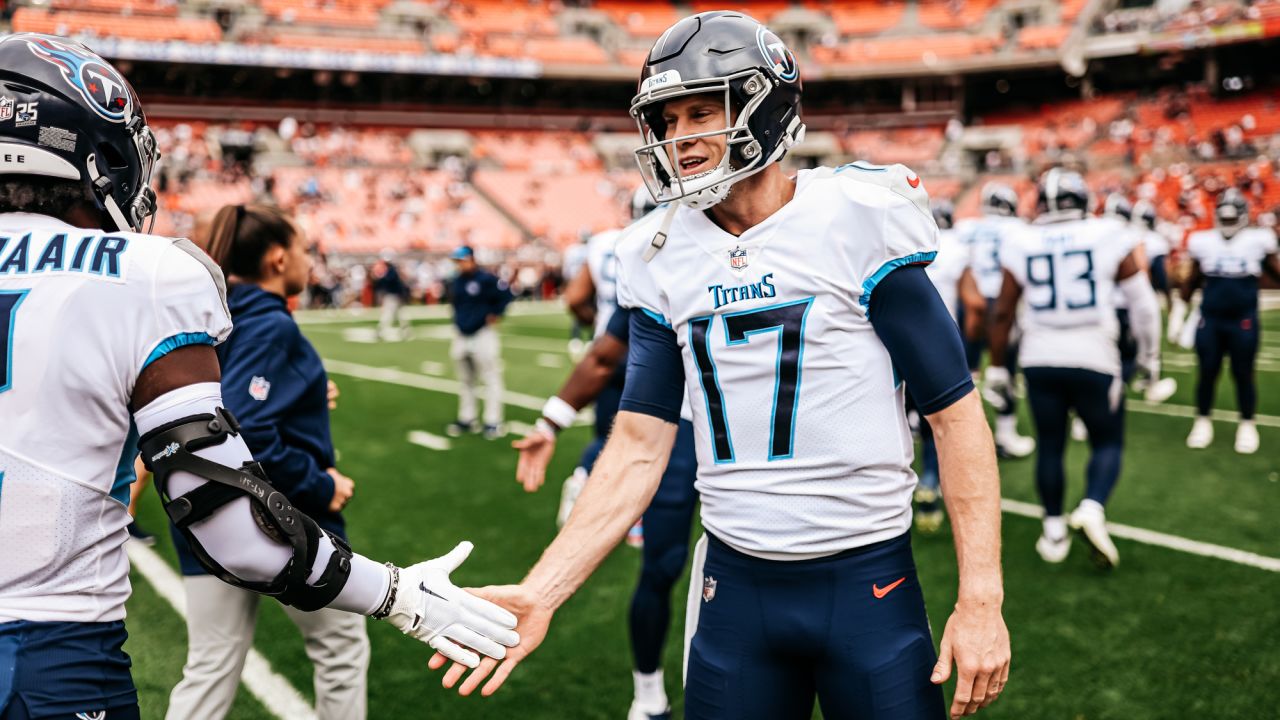 Tennessee Titans nose tackle Teair Tart (93) on the sideline without his  helmet while playing the Los Angeles Rams during an NFL Professional  Football Game Sunday, Nov. 7, 2021, in Inglewood, Calif. (