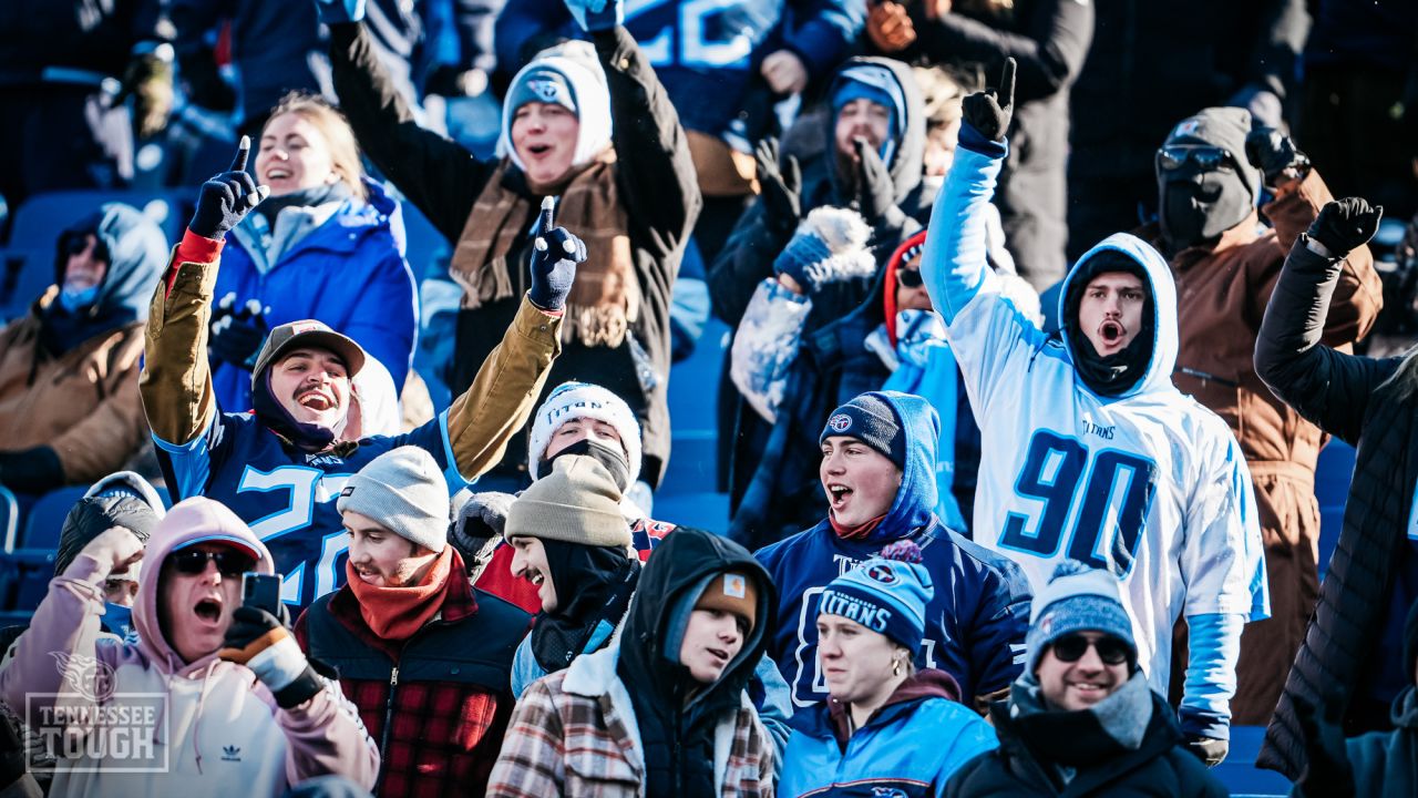 Wardrobe check: The @Titans will be decked out in light blue — jerseys and  britches — for Sunday's #CodeBlue game vs the @HoustonTexans at  @NissanStadium. 