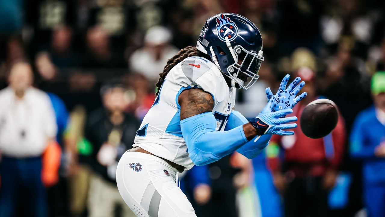 Tennessee Titans Will Wear Oilers Throwbacks Jerseys in These Two Games -  Sports Illustrated Tennessee Titans News, Analysis and More