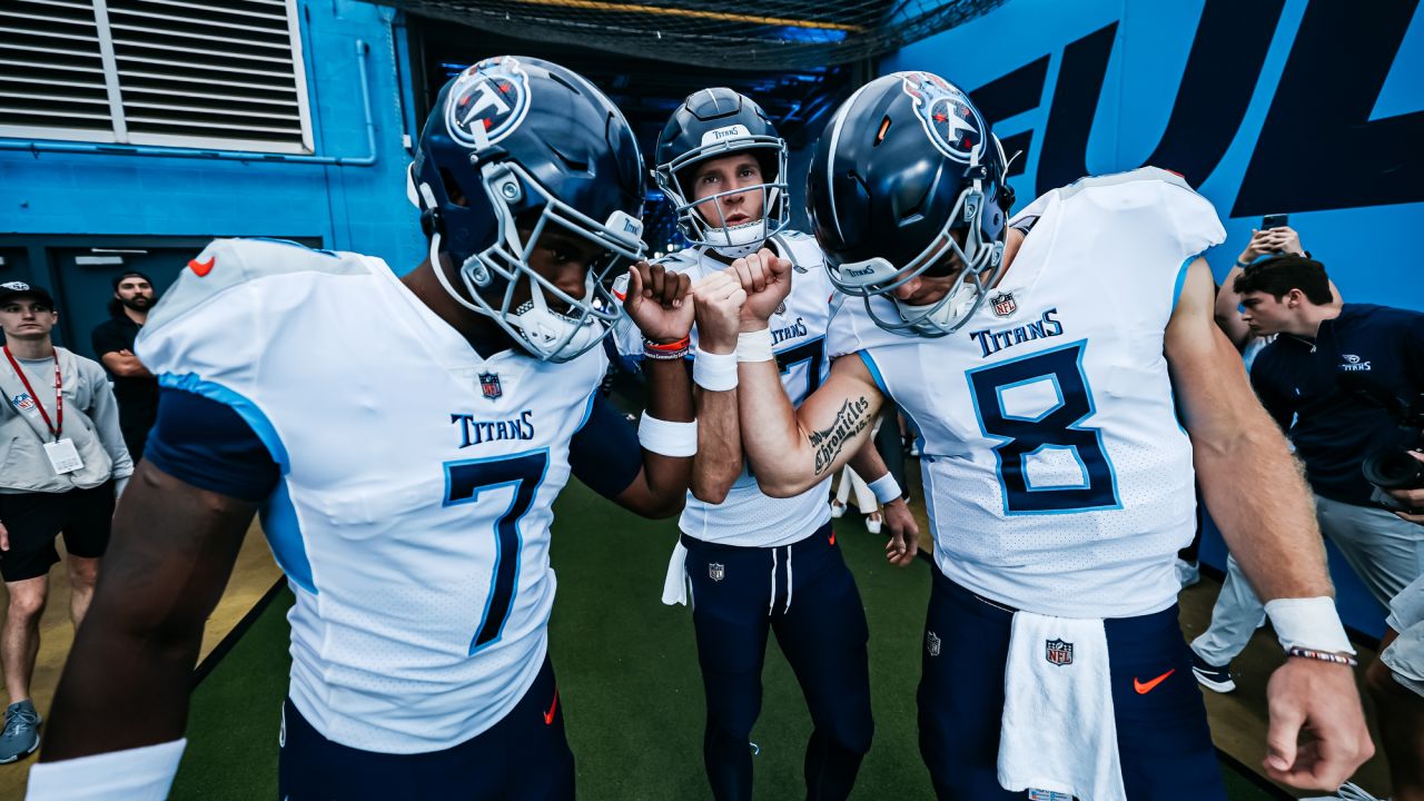 Tennessee Titans vs Los Angeles Chargers: Week 2 NFL game photos