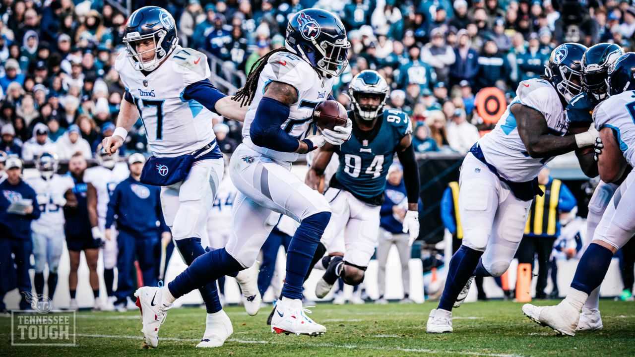 Titans Drop Second Straight, This One a 35-10 Loss to the Eagles