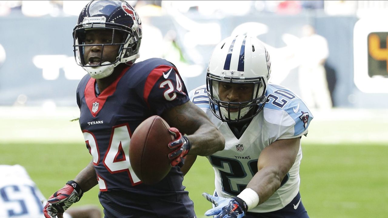 Houston, TX, USA. 26th Nov, 2018. Tennessee Titans cornerback Malcolm  Butler (21) prior to an NFL football game between the Tennessee Titans and  the Houston Texans at NRG Stadium in Houston, TX.