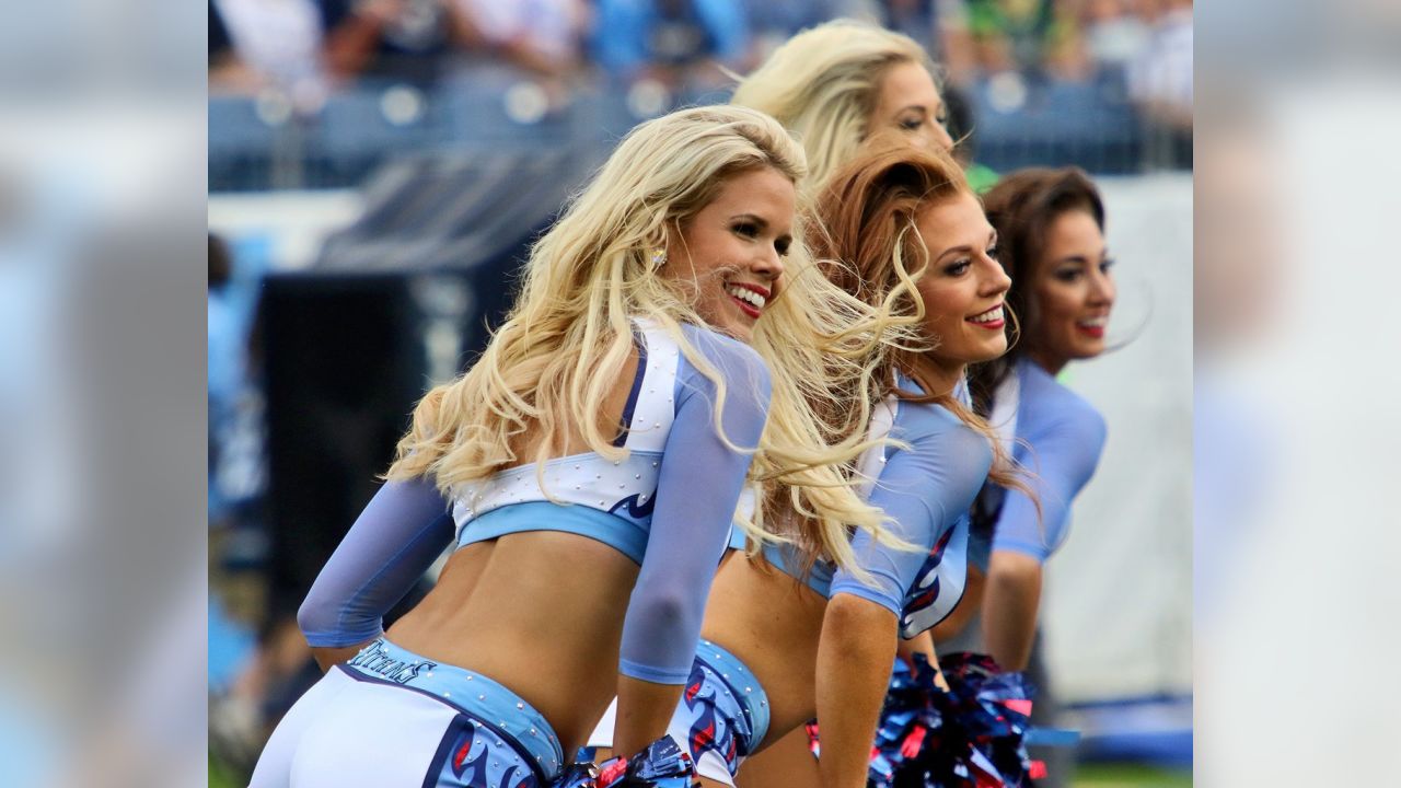 Titans Cheerleader Spotlight: Kelsey