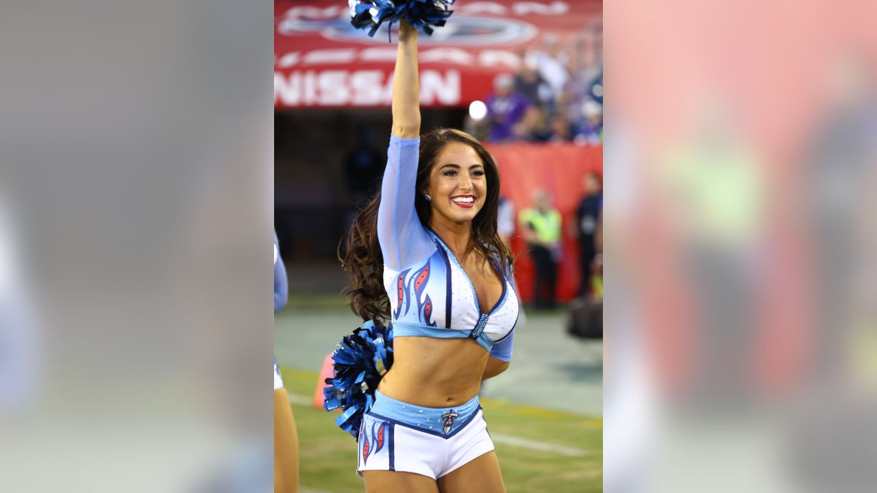 Titans Cheerleader Spotlight: Mari