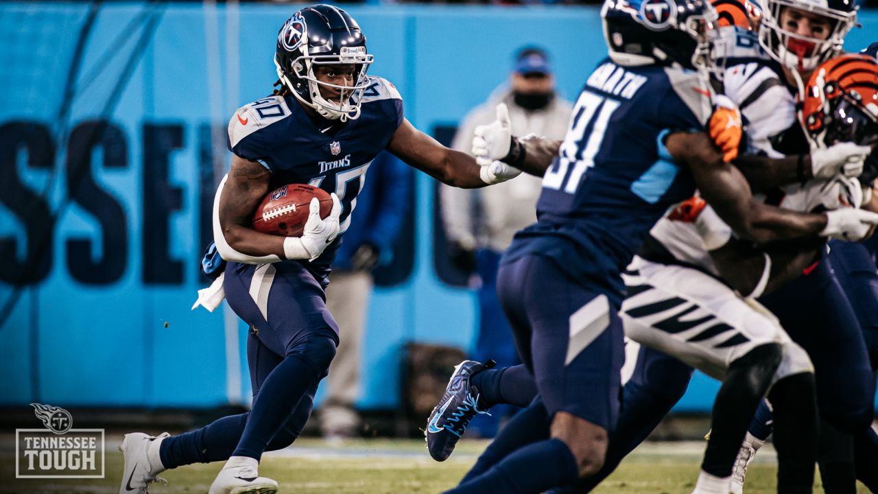 Titans re-sign RB Dontrell Hilliard