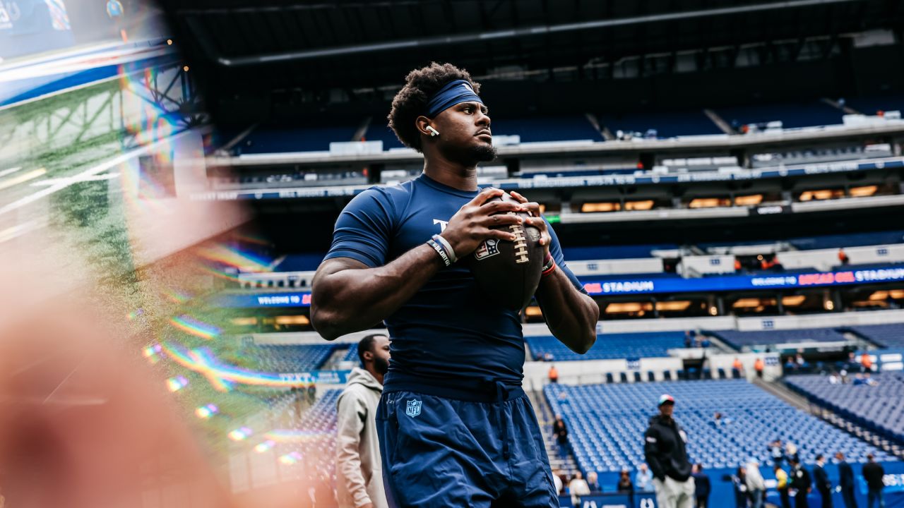 Indianapolis Colts fans enjoy Lucas Oil Stadium on week 3 home opener