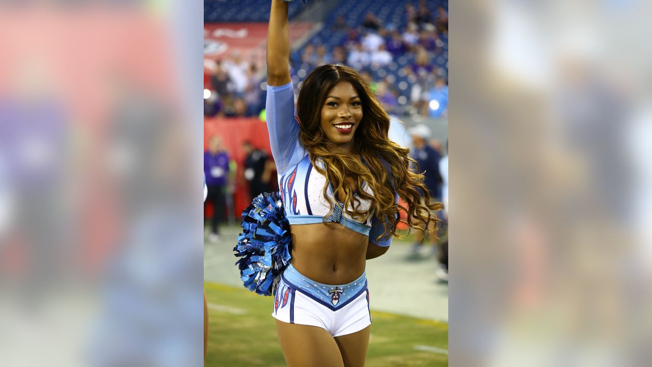 Titans Cheerleader Spotlight: Zephanie