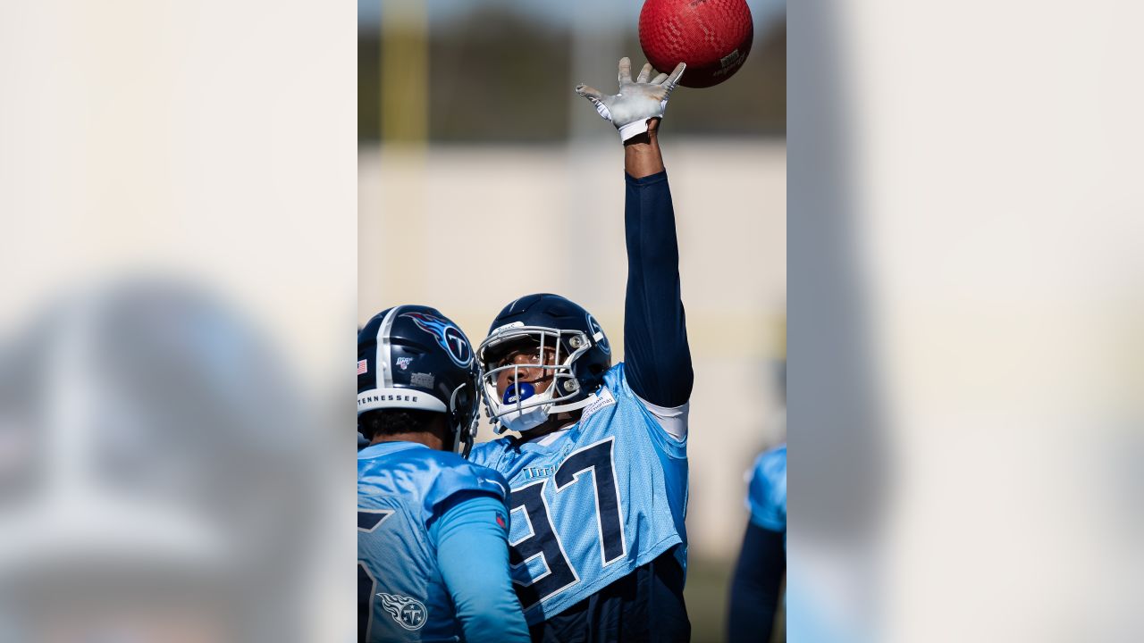 Wednesday's Quick Hits: Jeffery Simmons Practices for First Time, Players  React to QB Change, and the Titans Injury Report