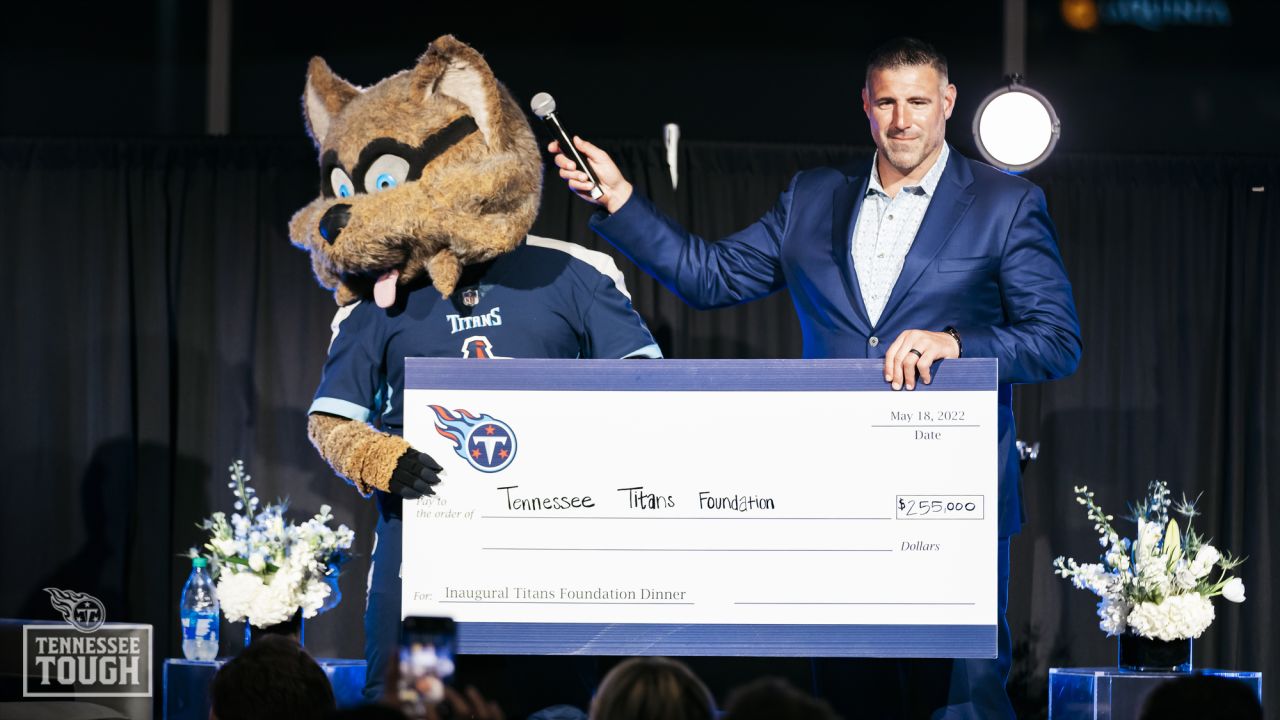 tennessee titans inaugural season football