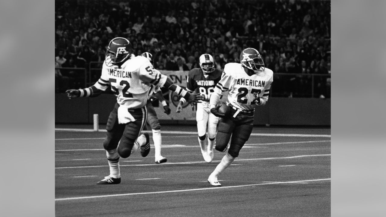 Former Oilers LB Robert Brazile Elected to Hall of Fame