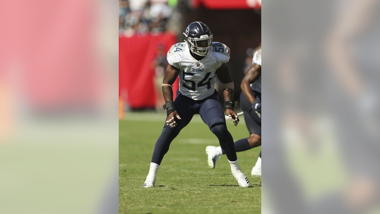 Tennessee Titans defensive tackle Jeffrey Simmons warms up during practice  at the NFL football team's training facility Tuesday, June 6, 2023, in  Nashville, Tenn. (AP Photo/George Walker IV Stock Photo - Alamy