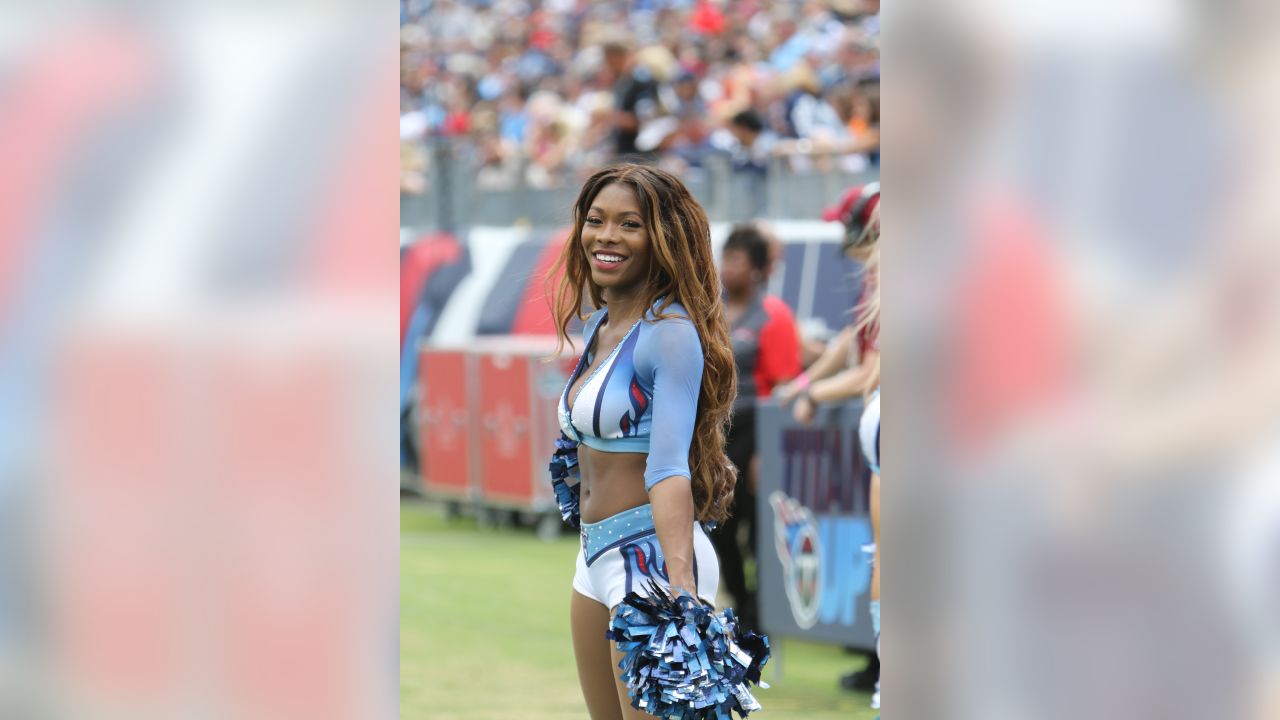 Titans Cheerleader Spotlight: Travona