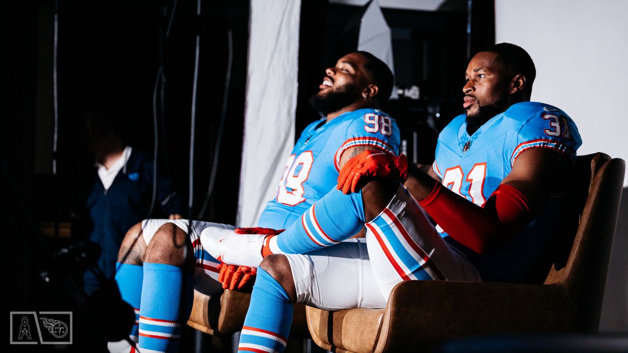 AJ Brown&Derrick Henry In Throwback Houston Oiler Jerseys (Swipe for Derrick  Henry) : r/Tennesseetitans