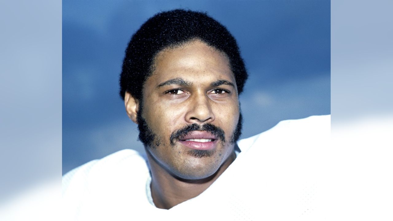 Former Oilers LB Robert Brazile Elected to Hall of Fame