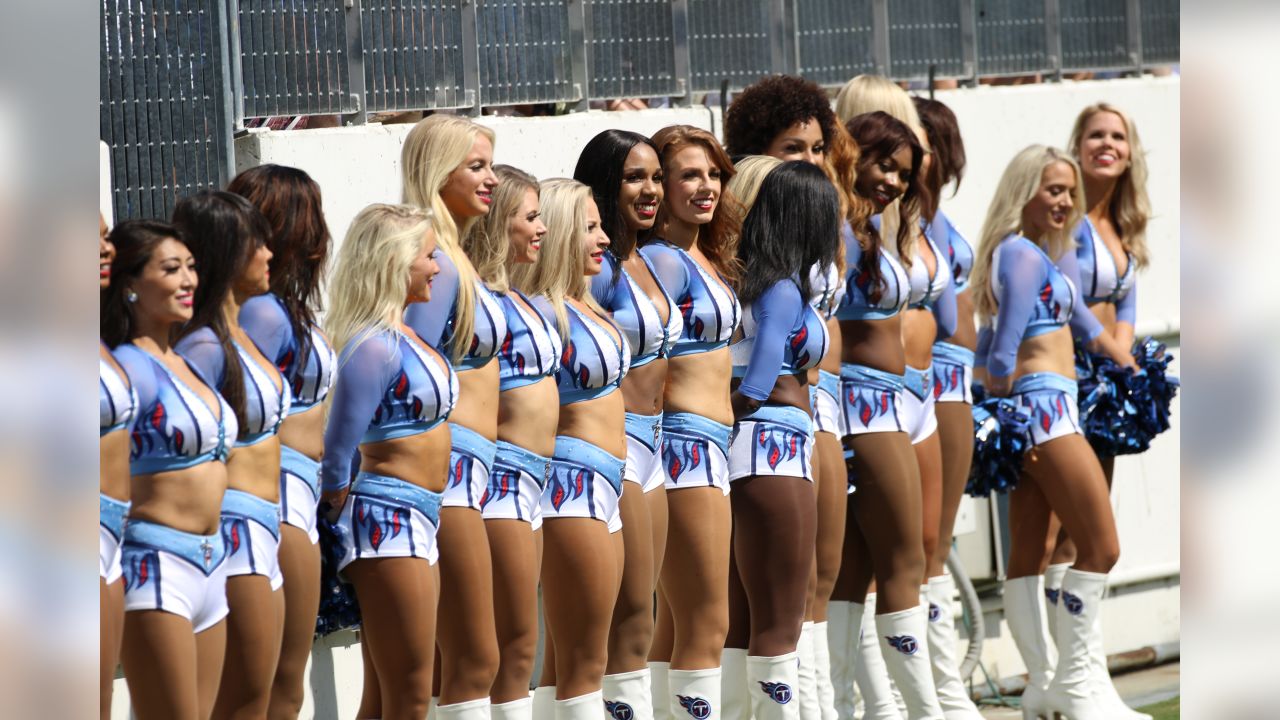 Tennessee-Titans-cheerleaders-DBF2015092715_Colts_at_Titans_9_27_15 – The  Sideline Report