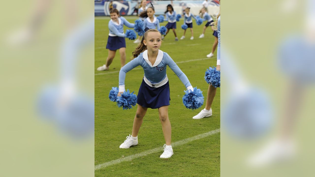 Applications Being Accepted for Dec. 14 Junior Titans Cheerleading and  Mascot Program