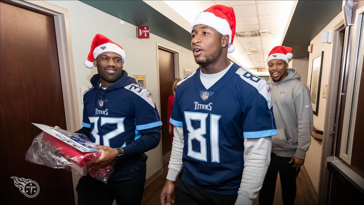 Titans Spread Christmas Cheer at Saint Thomas Midtown Hospital