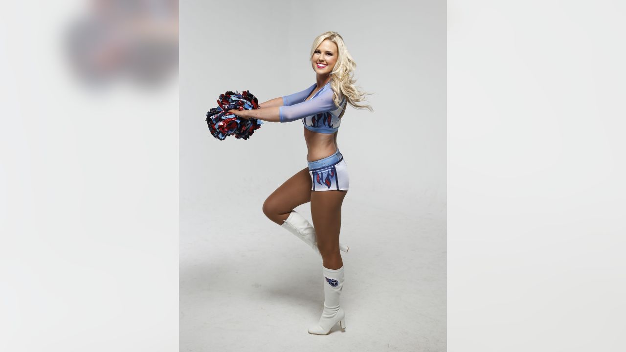 Tennessee Titans Cheerleaders & T-Rac - @Elizabeth__TTC is starting her  second year as Line 1 Captain! Cheers to #TTC Elizabeth and her Line 1  ladies! 