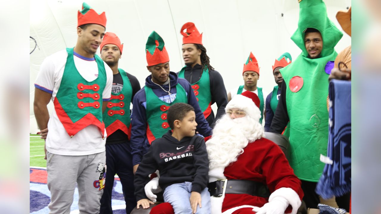 Tennessee Titans Even Santa Claus Cheers For Christmas NFL Long