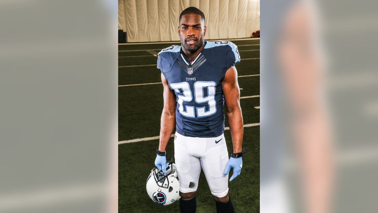 RB DeMarco Murray Debuts Titans Jersey