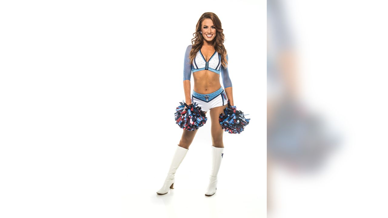 Customer Spotlight: The Tennessee Titans Cheerleaders' New Uniform!