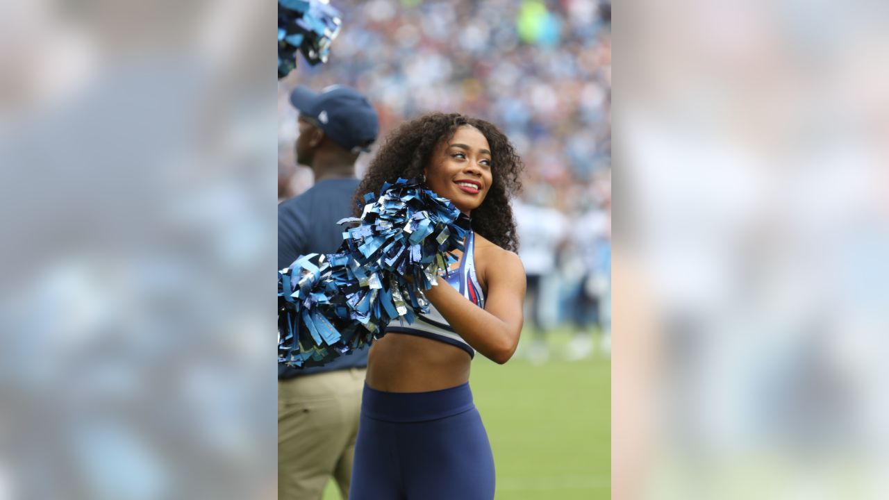 Titans Cheerleader Rookie Spotlight: Alexandria