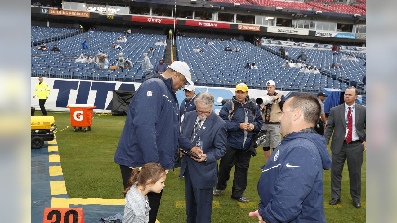 Robert Brazile Inducted Into Ring of Honor