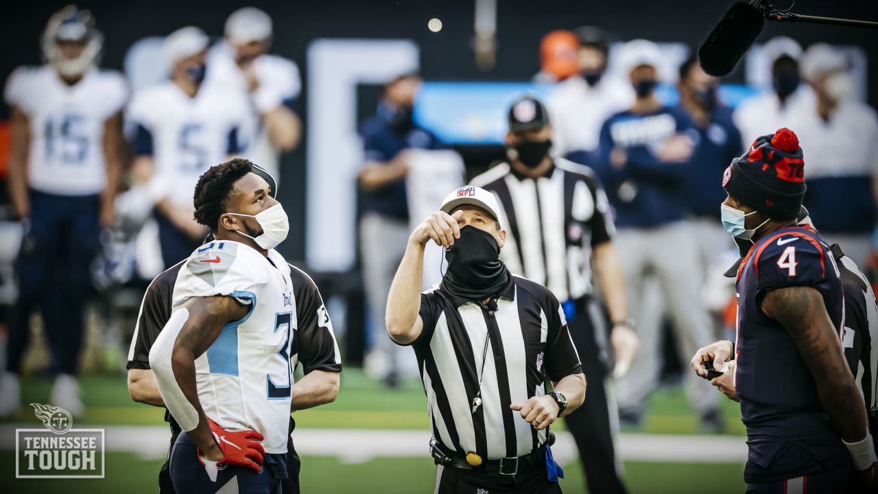 Derrick Henry, Sam Sloman lead Titans to AFC South title