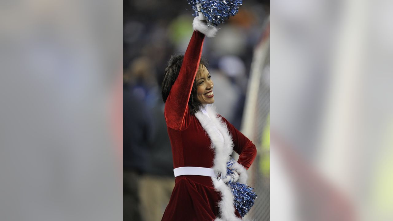 Tennessee Titans Cheerleaders  Nfl cheerleaders, Christmas