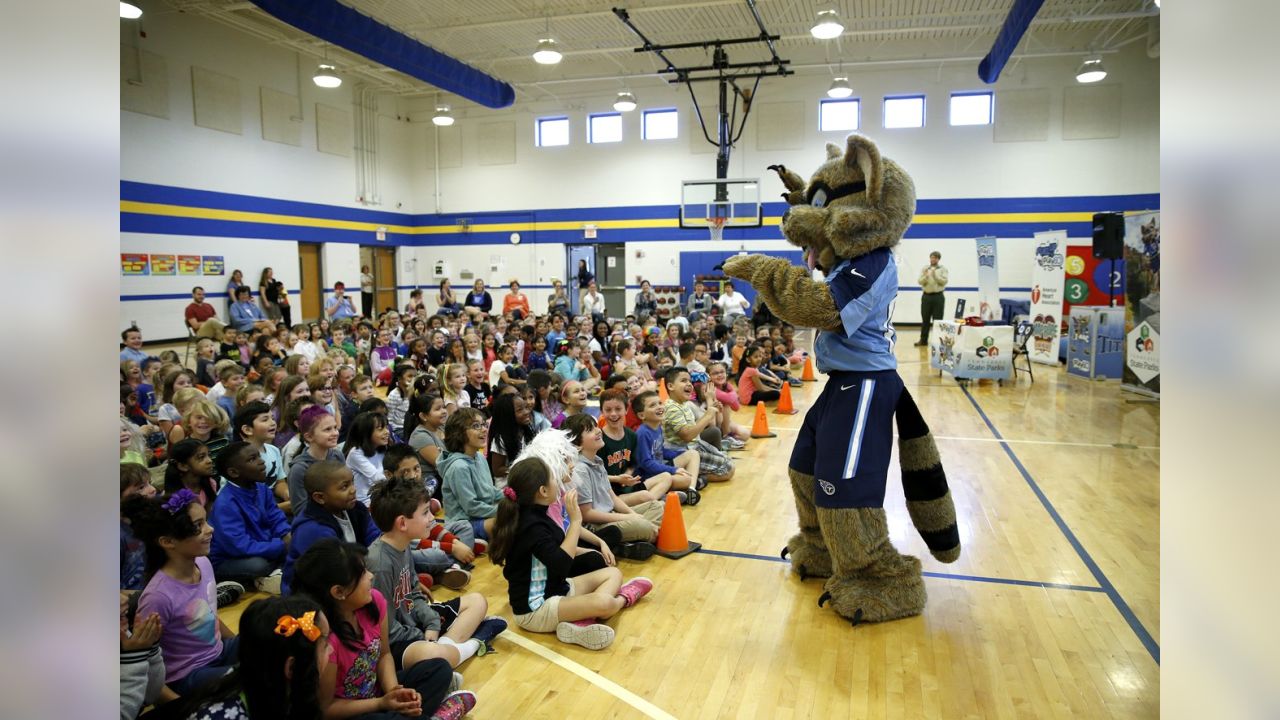 Taylor at the Titans  My Fall Internship With T-Rac, Mascot of the Tennessee  Titans