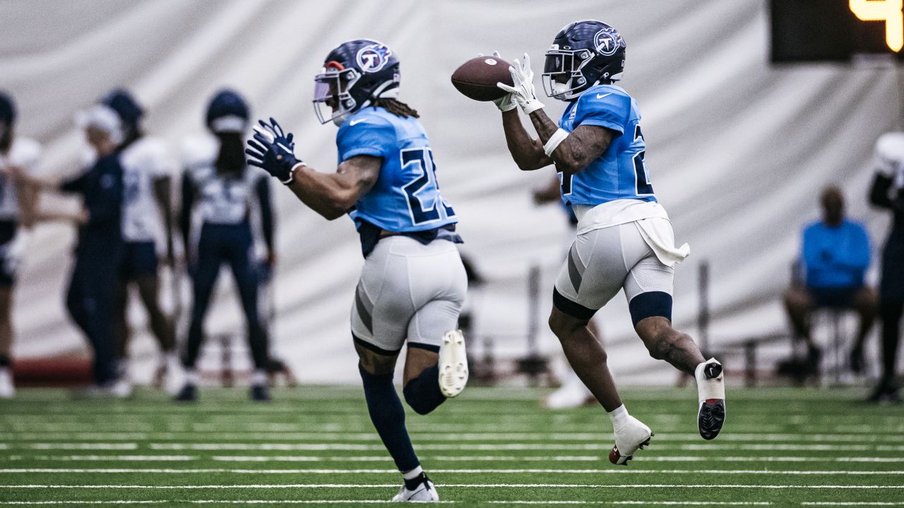 Tennessee Titans running back Derrick Henry (22) stretches during practice  at the NFL football team's training facility Wednesday, June 7, 2023, in  Nashville, Tenn. (AP Photo/George Walker IV Stock Photo - Alamy