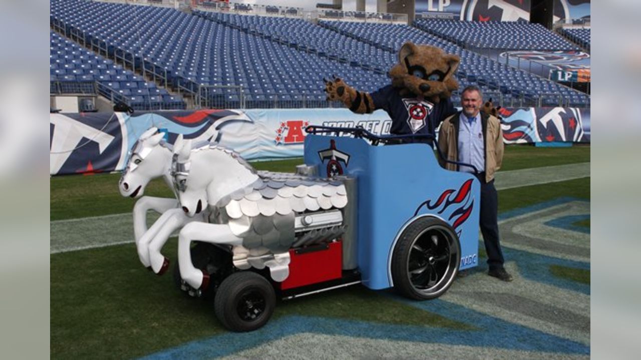 OYO Sports NFL Carolina Panthers NFL 4-Wheel ATV with Mascot 