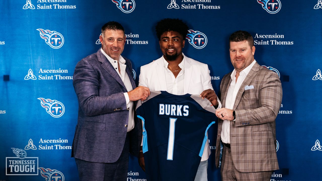 Wes on Broadway on X: Treylon Burks with the fresh #Titans jersey swap 