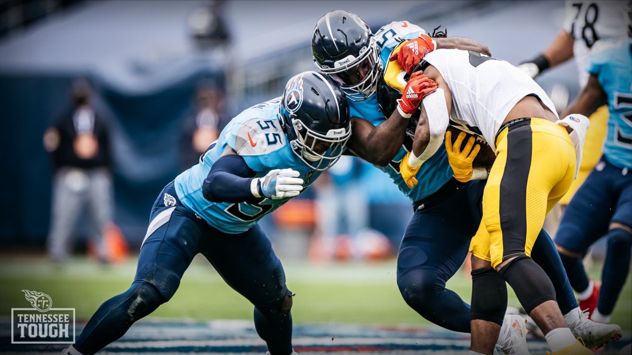 Tennessee Titans inside linebacker Jayon Brown (55) runs in defense against  the Buffalo Bills during the