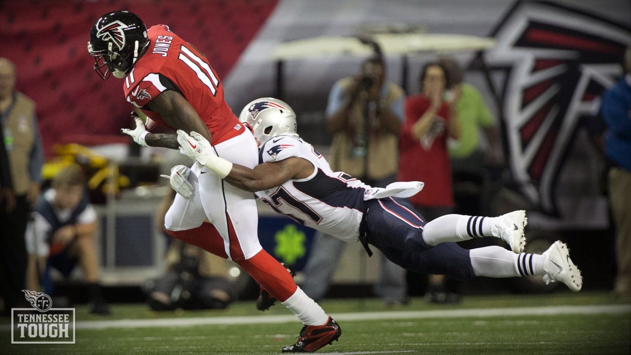 Check out Julio Jones' circus catch for the Titans 