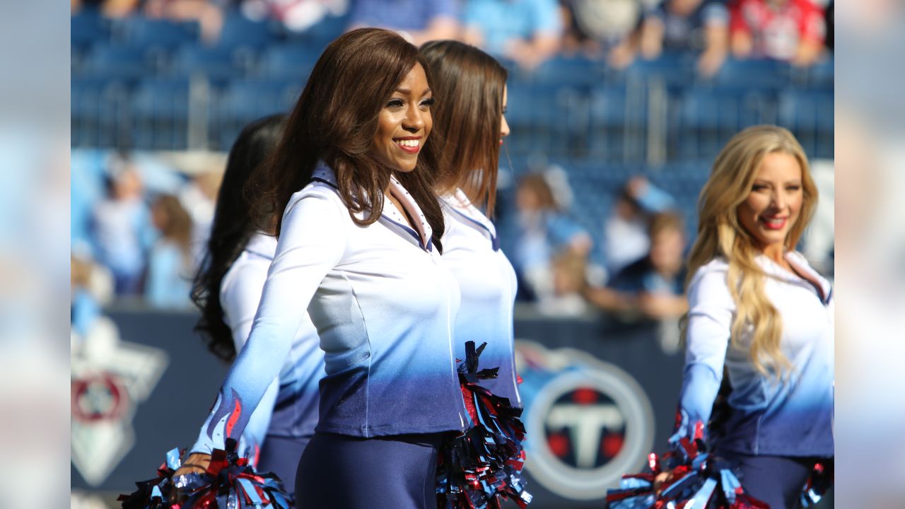 Titans Cheerleader Spotlight: Andrea