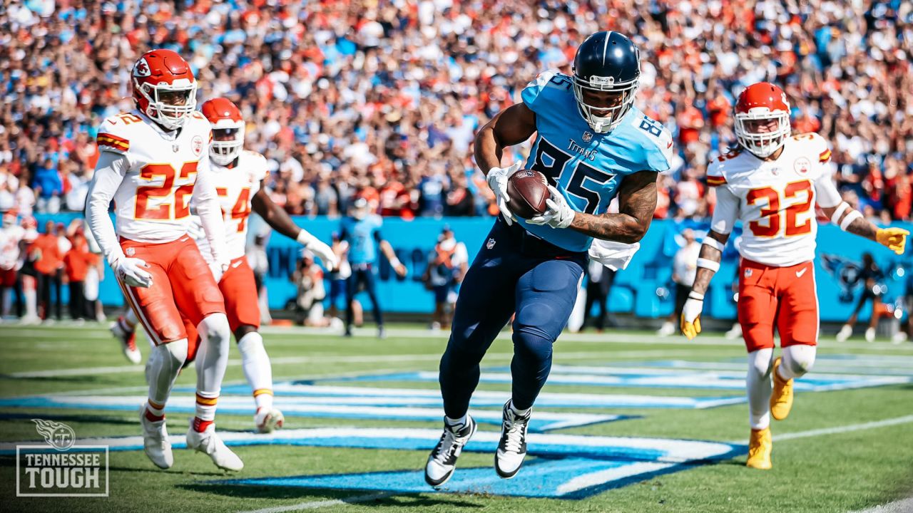 Chiefs have a tough time against the Titans, loosing 27-3