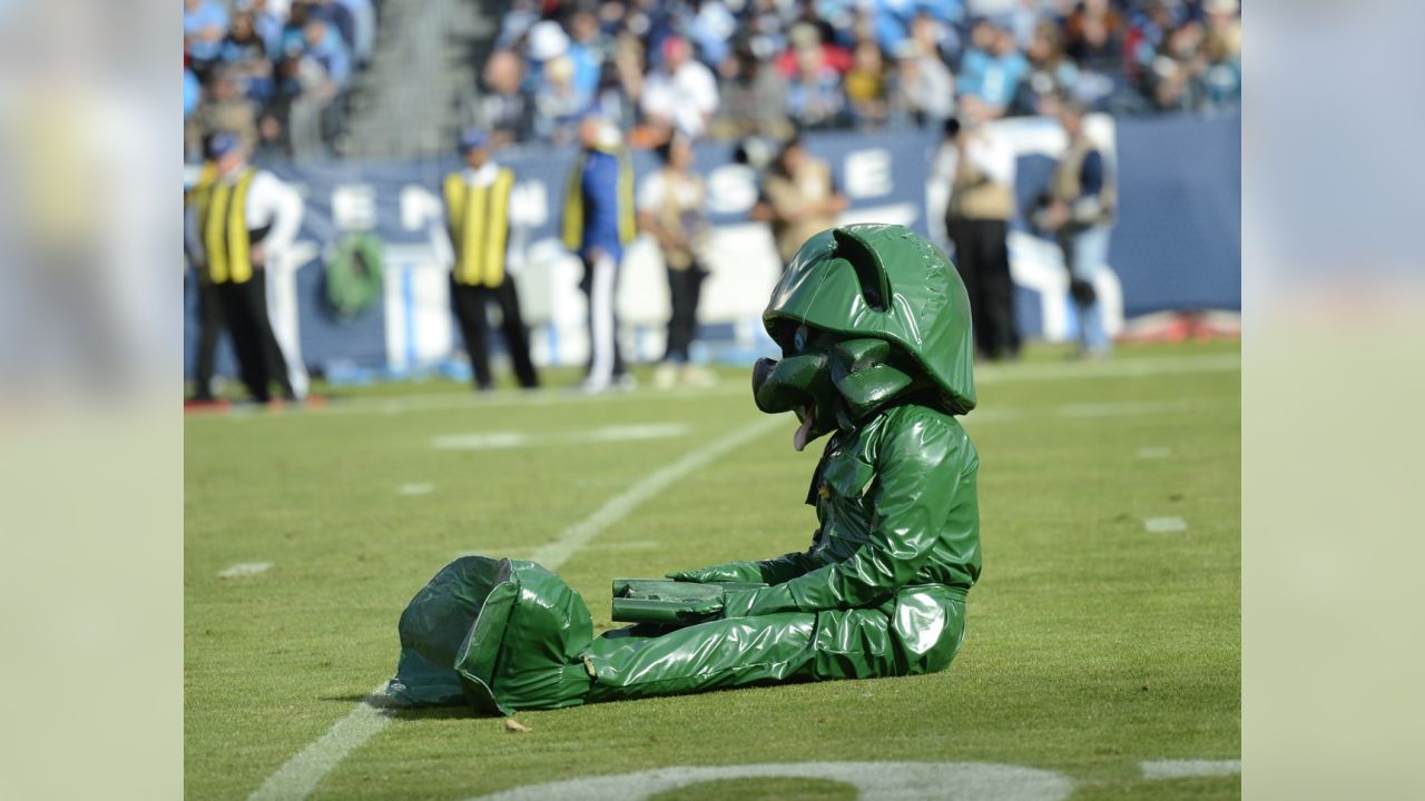 Titans Salute to Service Game