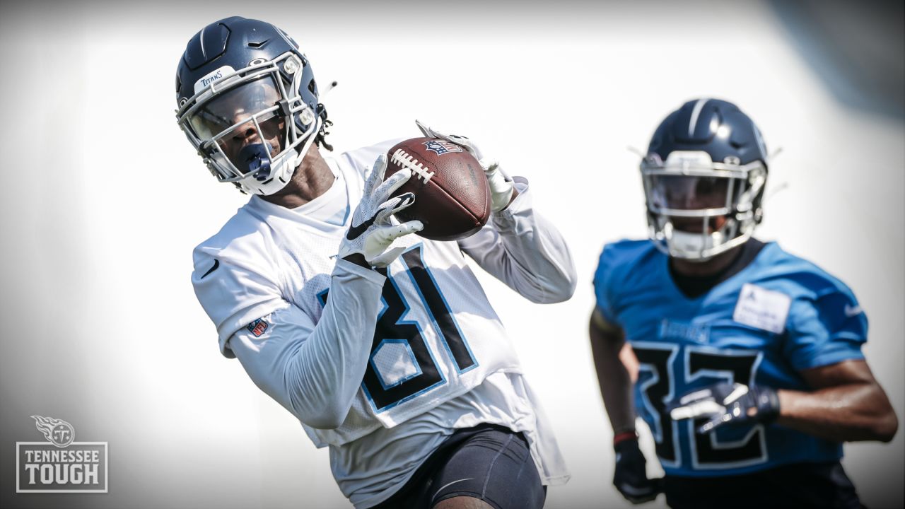 Tennessee Titans' Julio Jones wears Waffle House cleats to practice